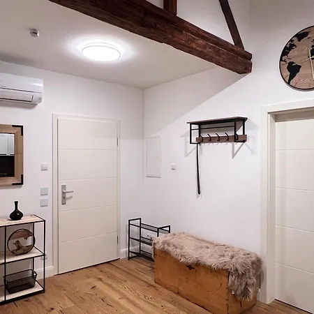 Rebenblick An Der Weinstrasse